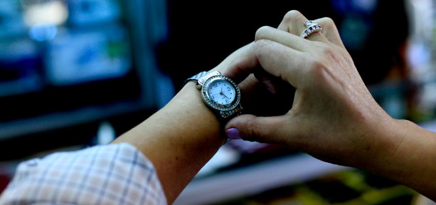 ¿Cuándo se cambia la hora? Revisa la fecha de inicio del horario de invierno en Chile