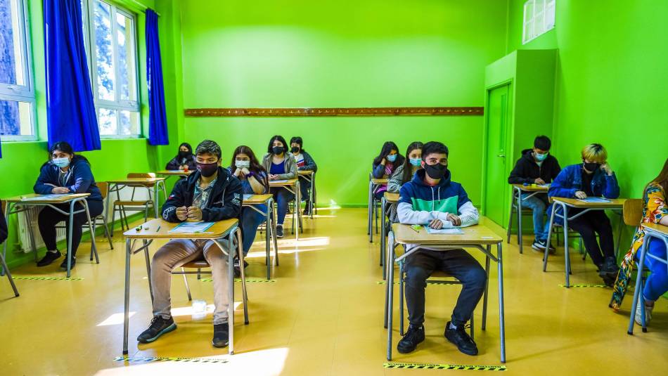 Colegio de Profesores insiste en su postura: llamó al Gobierno a suspender clases presenciales