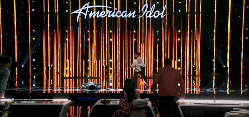 Participante de 'American Idol' se desmayó en el escenario mientras recibía evaluación de los jueces
