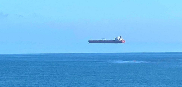 La extraña imagen de un 'barco volador' que se viralizó: experto aclaró el singular fenómeno