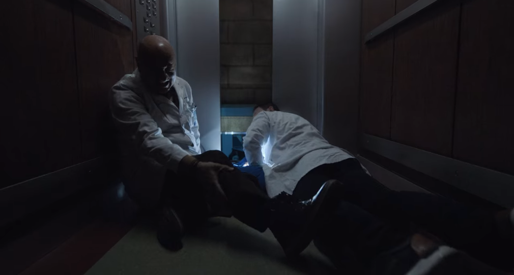 Escena de calambre en New Amsterdam