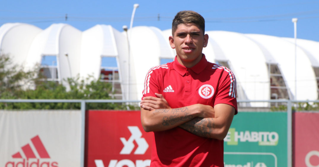 Carlos Palacios fue oficializado como nuevo refuerzo del Inter de Porto Alegre