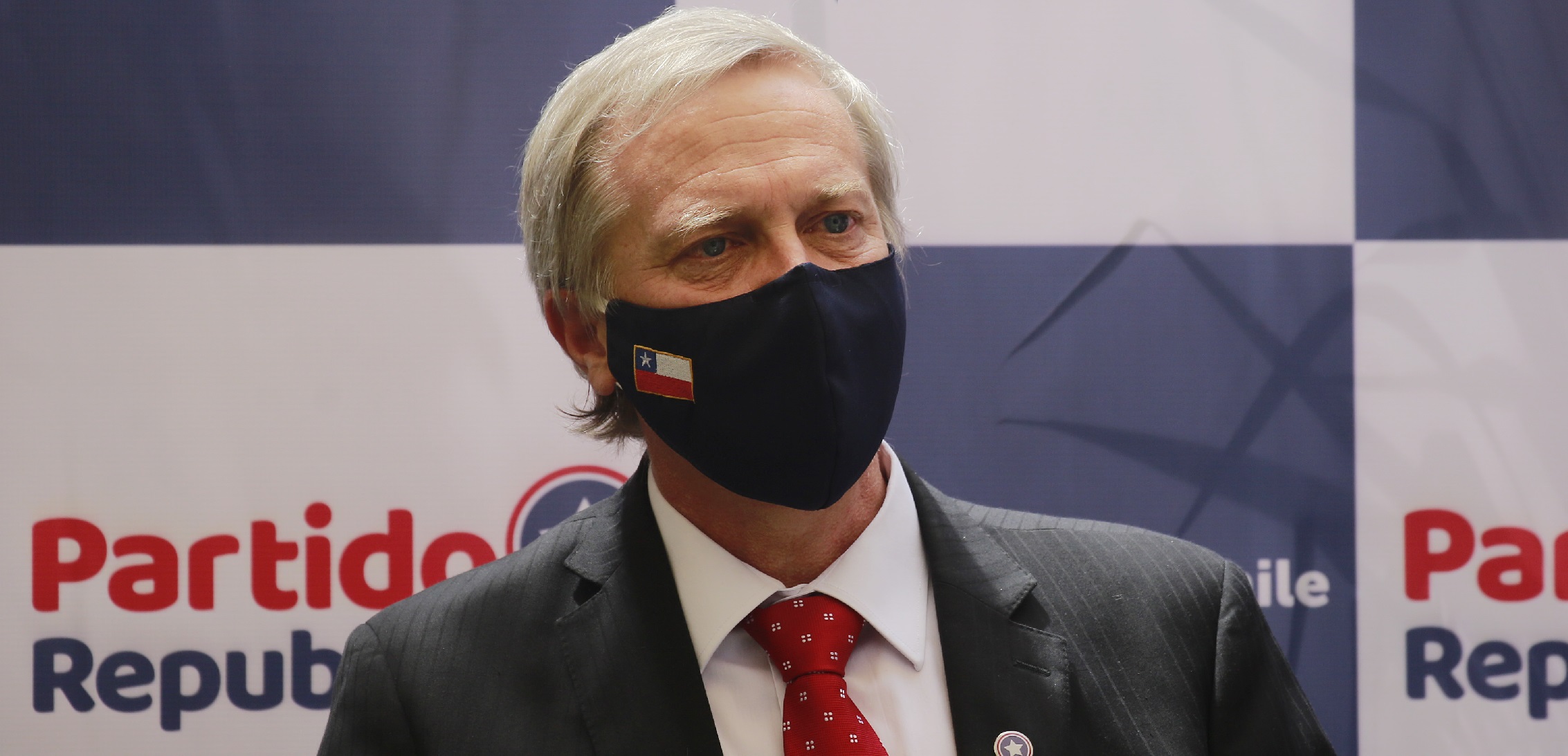 José Antonio Kast se contagió de COVID-19: permanece aislado en su hogar y con síntomas leves