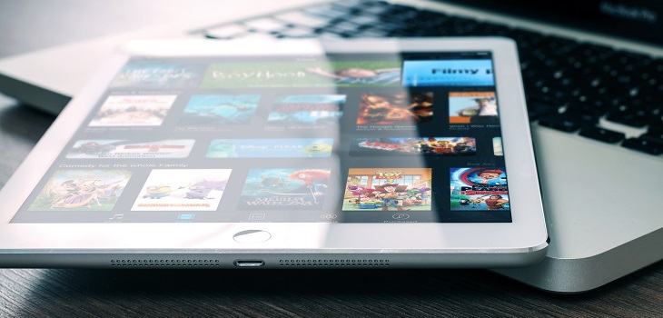 Cómo pagar menos por tus servicios de música y cine de streaming