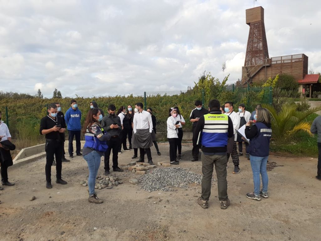 Confirman sumarios para al menos 60 personas por matrimonio en Tomé: comuna está en cuarentena total
