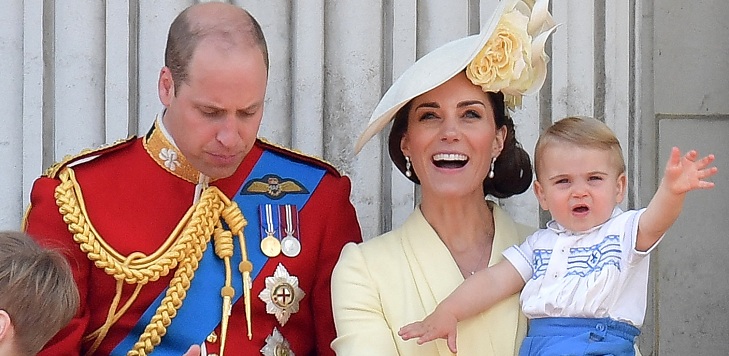 Duques de Cambridge sorprenden con inédita postal del príncipe Louis: este viernes cumplirá 3 años