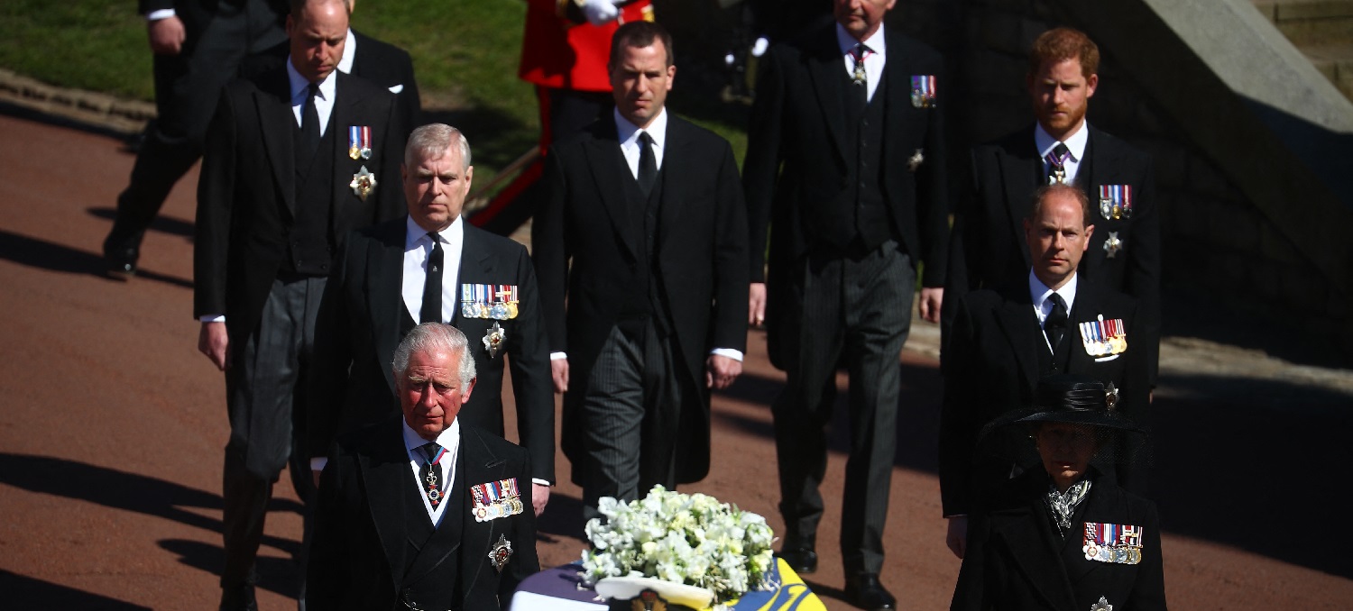 Reina acompañada y Carlos emocionado: las imágenes que marcaron el funeral del príncipe Felipe