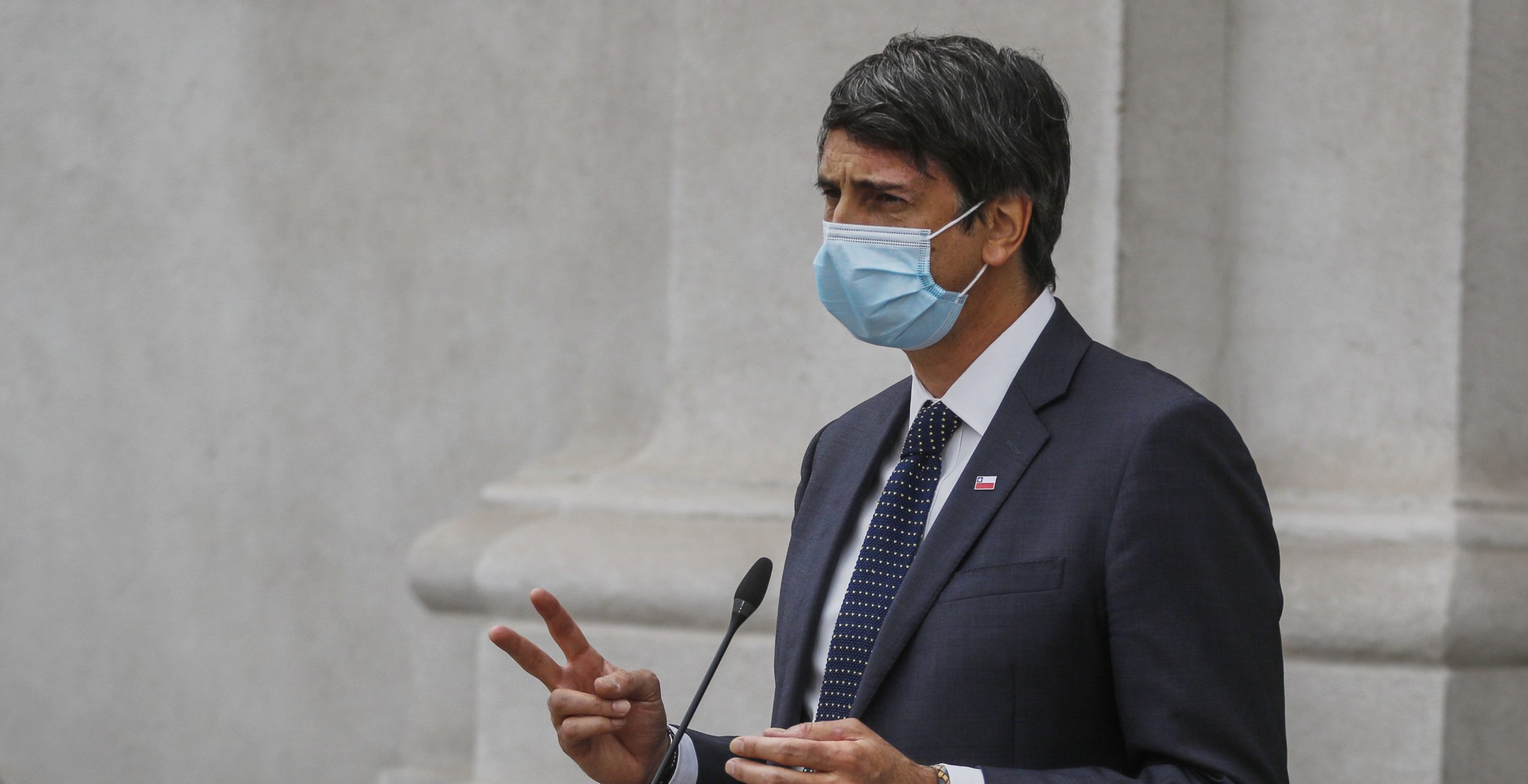 Ministro de Ciencia defendió la vacuna de Sinovac tras controversia por su eficacia: mostró estudios