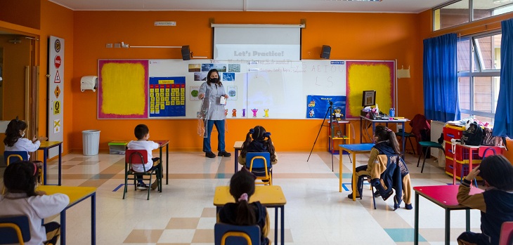 Colegio de Profesores ha recibido denuncias de docentes obligados a hacer clases presenciales