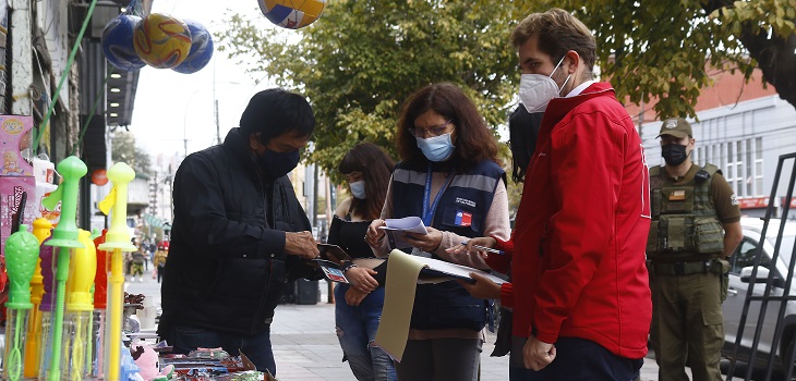 Nuevas medidas restrictivas: cierre de fronteras, menos permisos y redefinición de bienes esenciales