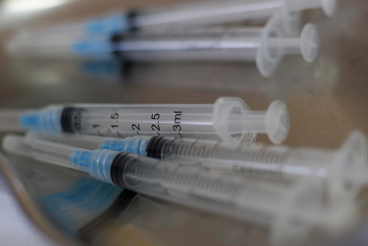 Insólito caso en Calama: veterinarios habrían inyectado vacunas para perros a más de 100 personas