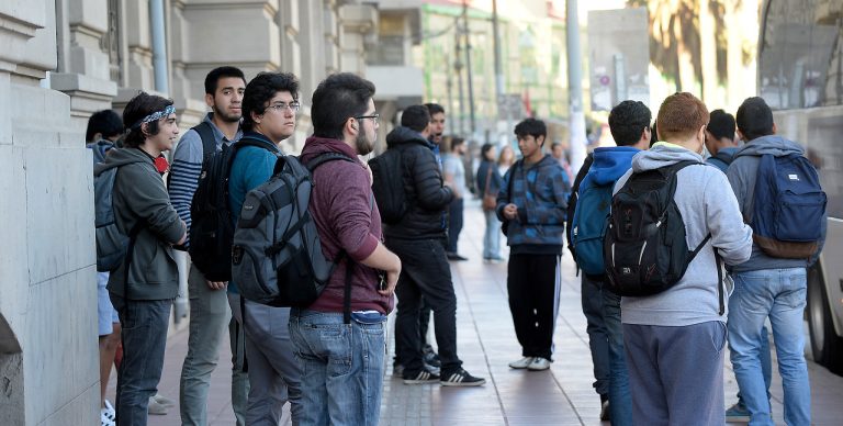 Avanza en el Senado proyecto que despenaliza deudas del Fondo Solidario, crédito Corfo y CAE