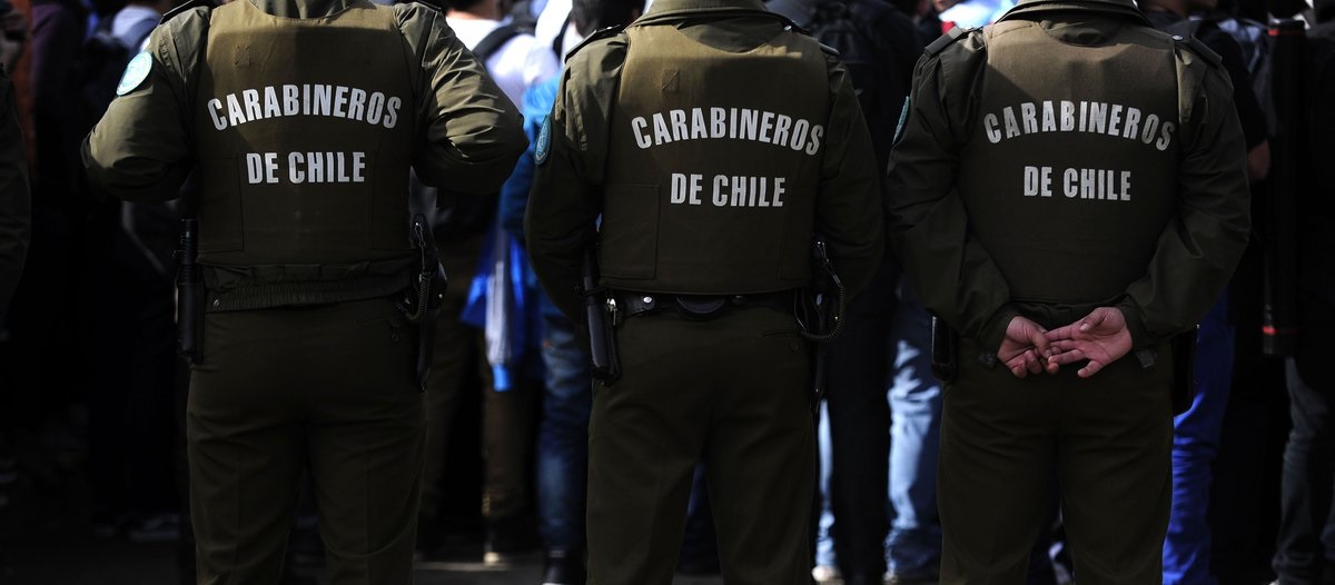 Detienen a tres carabineros por realizar fiesta clandestina en Providencia