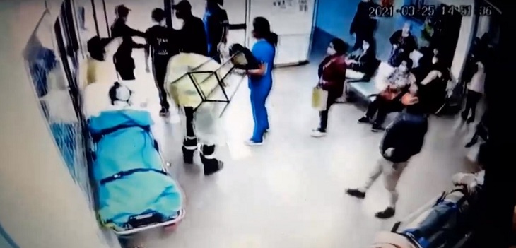Video muestra violento episodio contra personal del Hospital de Chillán: interpusieron querella