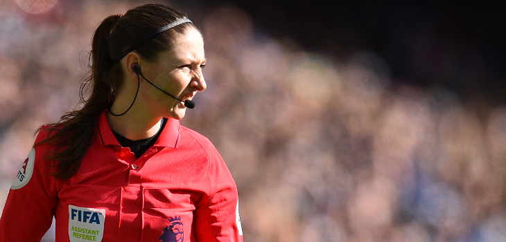 Televisión iraní censuró más de 100 veces partido de fútbol para evitar mostrar piernas de árbitra