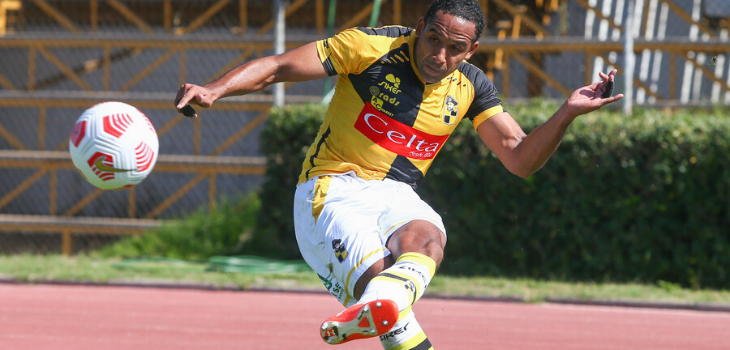 Jean Beausejour protagonizó tenso cruce con árbitro Rafael Troncoso: 