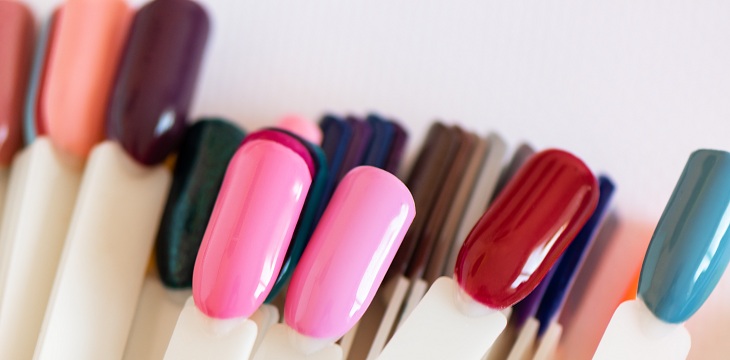 Press-on nails: la rápida y fácil manicure realizada en casa que cada vez gana más adeptos