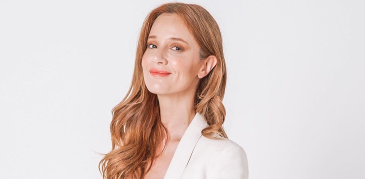 Daniela Kirberg mostró gran parecido con su hija Sarah con antigua postal