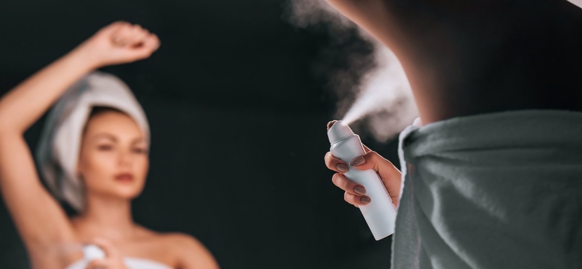 Experta aclara ideas erróneas sobre los desodorantes: ¿realmente necesitamos usarlos?