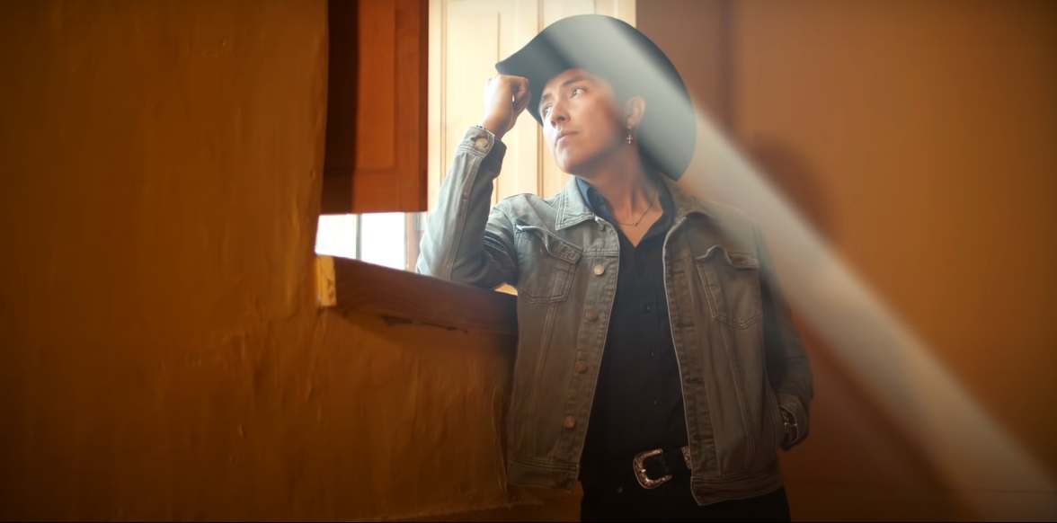 Juan Ángel Mallorca lanzó videoclip y canal de YouTube: ganador de 'Rojo' apostó por estilo mexicano