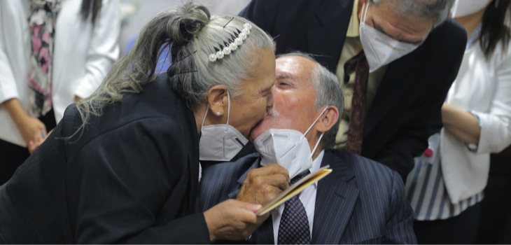 Pareja de adultos mayores marcan hito al contraer matrimonio en un centro de ELEAM