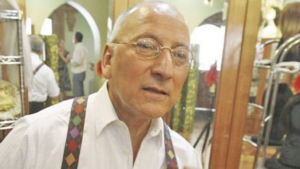 Muere estilista Patricio Araya: contrajo COVID-19 tras participar en obra 