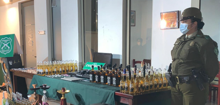 Detienen a 24 jóvenes en fiesta clandestina en local de sushi en Pirque: se incautó alcohol y drogas