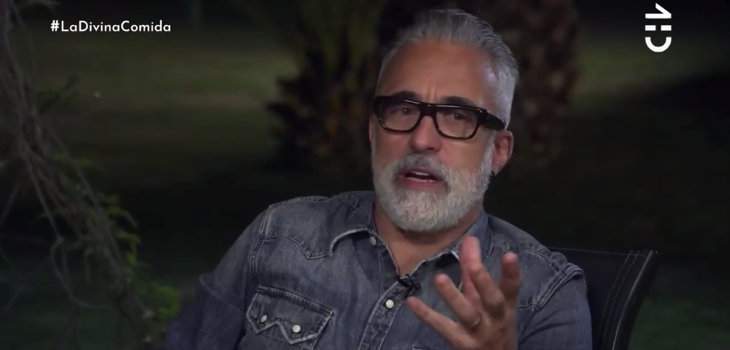 ¿Aburrido? El detalle en participación de Sergi Arola en 'La Divina Comida' que no pasó inadvertido