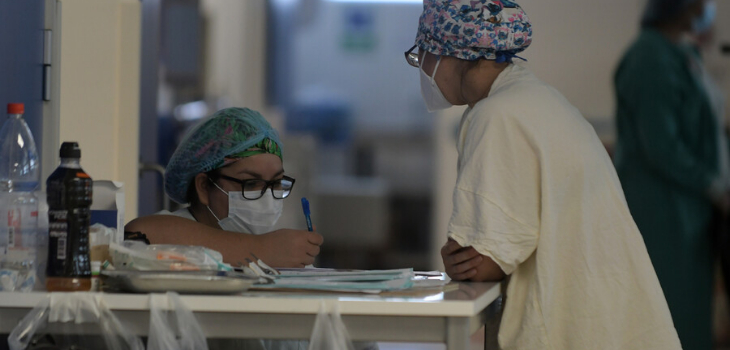 Minsal informó 5.718 casos de COVID-19: pacientes UCI y con ventilación mecánica marcan nuevo récord