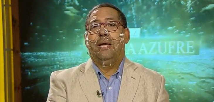 Periodista que denunció corrupción en el fútbol tiene COVID: 