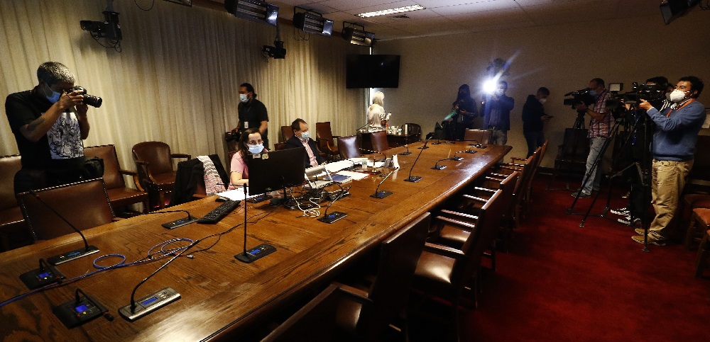 Comisión de Ética sanciona a cinco diputados por estar en TV y faltar a sus deberes legislativos