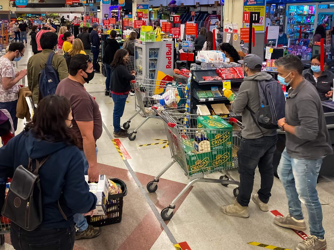 ¿Abrirán los supermercados el 15 y 16 de mayo?