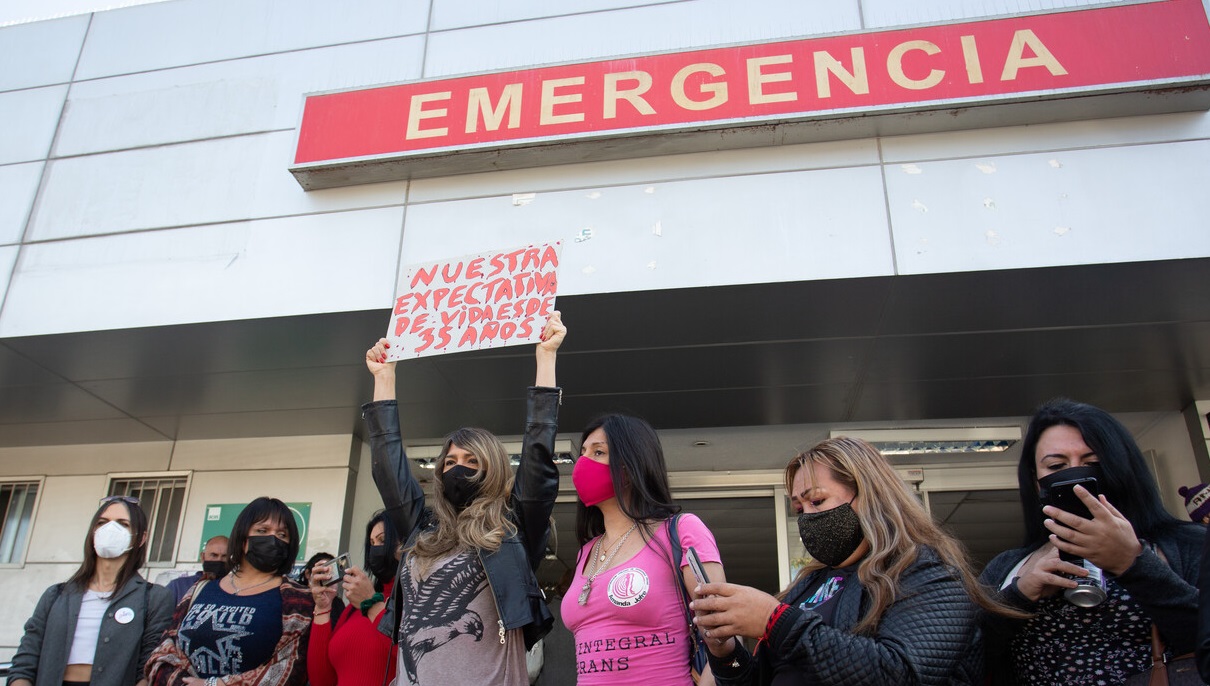 Mujer trans perdió la visión tras ataque con escopeta: trabajadoras sexuales repudiaron el hecho