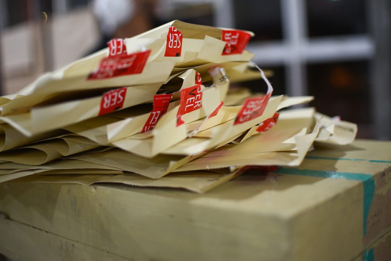 Votante dejó hilarante mensaje en la papeleta tras no encontrar a su candidato: se hizo viral