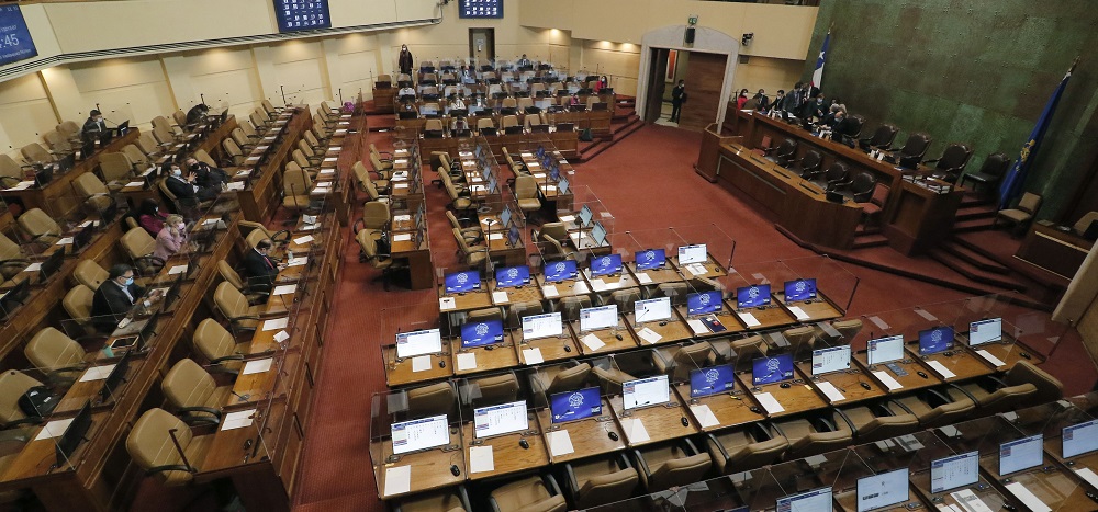 Cámara aprobó proyecto de ley que otorga permiso de medio día a trabajadores para que se vacunen