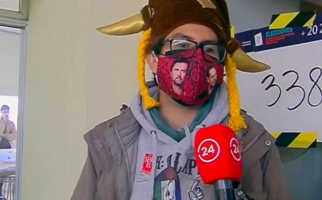 El mensaje de vocal de mesa con mascarilla de Camiroaga: 