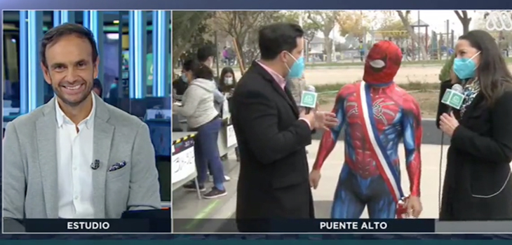 'Sensual Spiderman' llegó a votar vistiendo banda presidencial: 