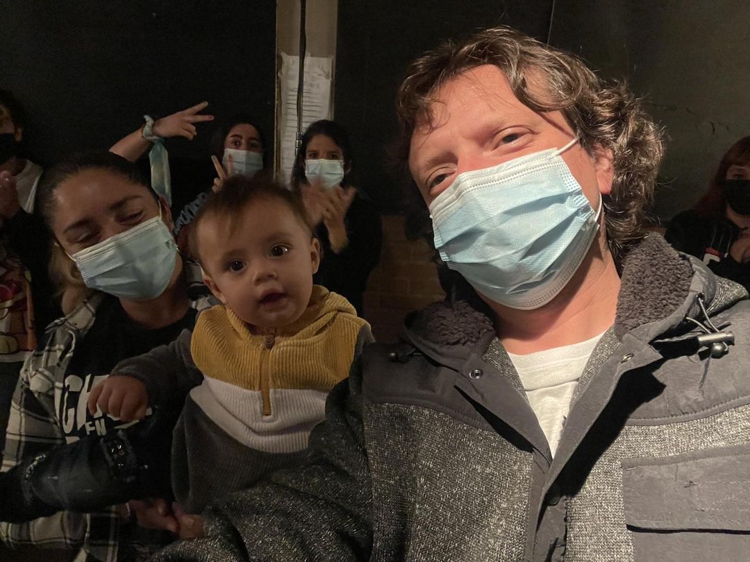 Miguelito y el director de Edificio Corona