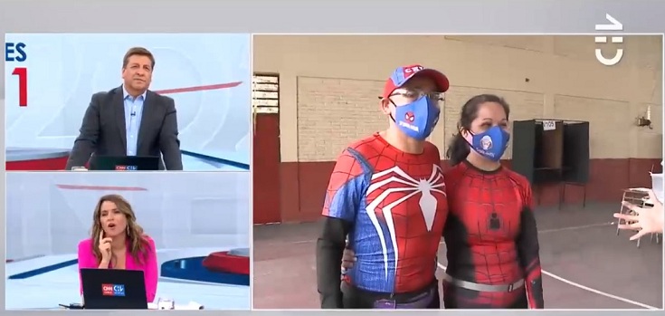 Pareja llegó a votar corriendo y vestida de superhéroes en La Florida