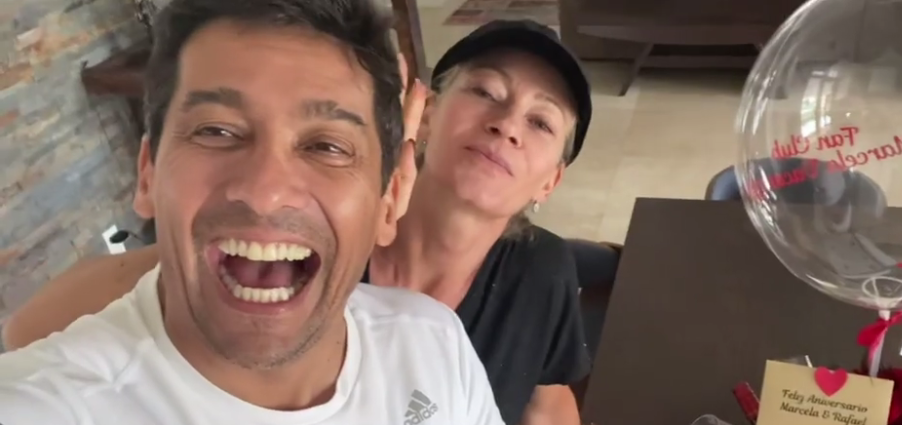 La broma de Rafael Araneda a Marcela Vacarezza en video sobre su aniversario 21 de matrimonio