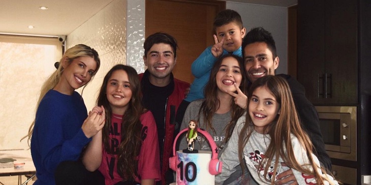 No solo tiene talento para el fútbol: hija de Coté López mostró sus dotes para tocar piano