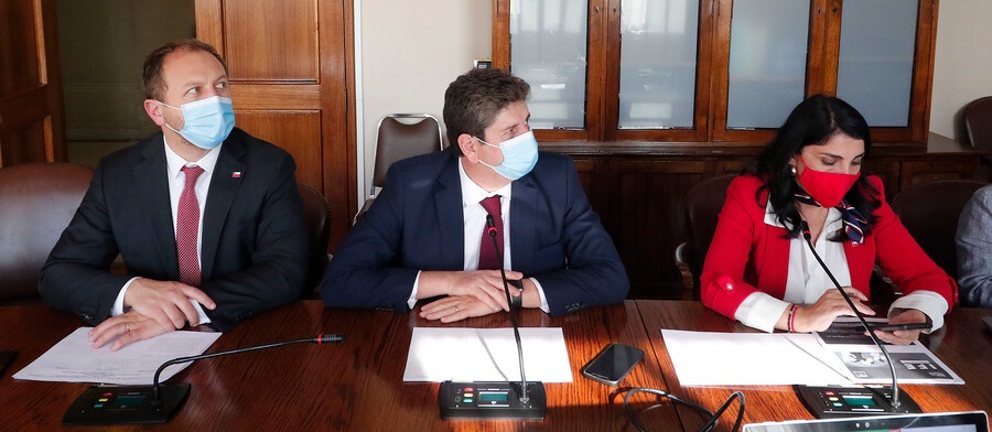 Gobierno modificará proyecto de IFE universal y posterga votación en Comisión de DS de la Cámara