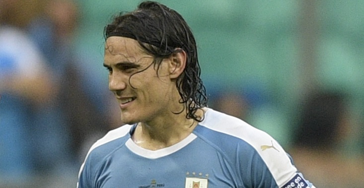 Edinson Cavani reclamó por realización de la Copa América: 