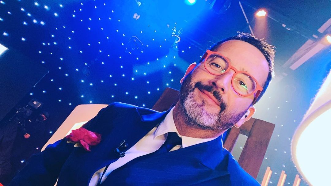 Eduardo Fuentes recibió primera dosis contra el COVID: bromeó con los efectos que tuvo por la vacuna