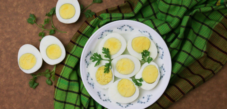 ¿Cómo y por cuánto tiempo hay que cocerlo? Consejos para alcanzar el punto exacto de un huevo duro