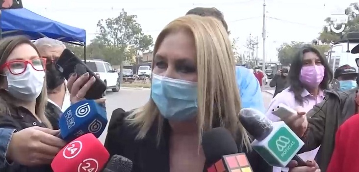 Pamela Jiles insultó con garabatos a Piñera antes de votar: TVN y Canal 13 cortaron transmisión