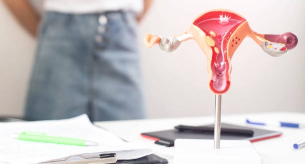 Mujeres con ovario poliquístico tienen más riesgo de complicarse ante un contagio de COVID-19