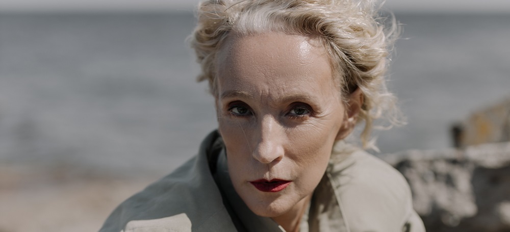 ¿Regalarás maquillaje en el Día de la Madre? Lo que debes saber sobre cosméticos para piel madura