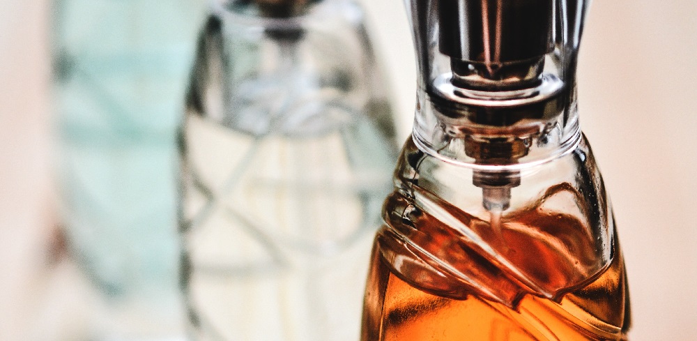 Los mejores perfumes para regalar en el Día de la Madre por menos de $50 mil