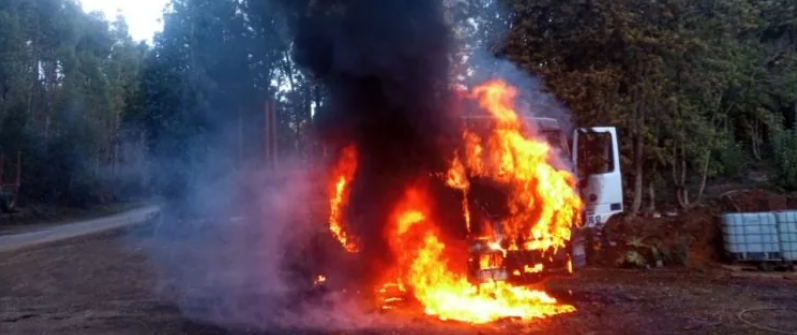 Confirman trabajador y carabinero heridos tras ataques incendiarios en Capitán Pastene